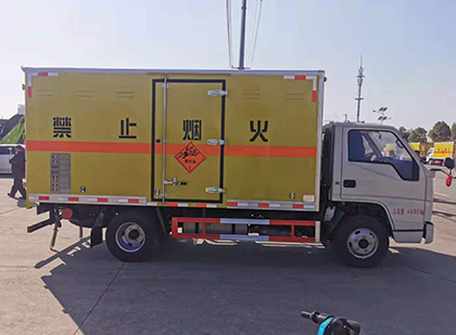 陇县爆破器材运输车